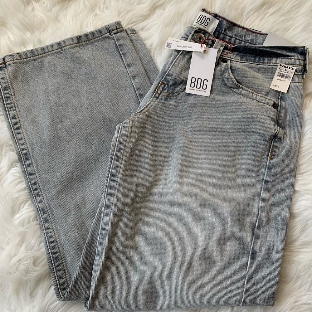 BDG Women's Light Gray Boyfriend Jeans